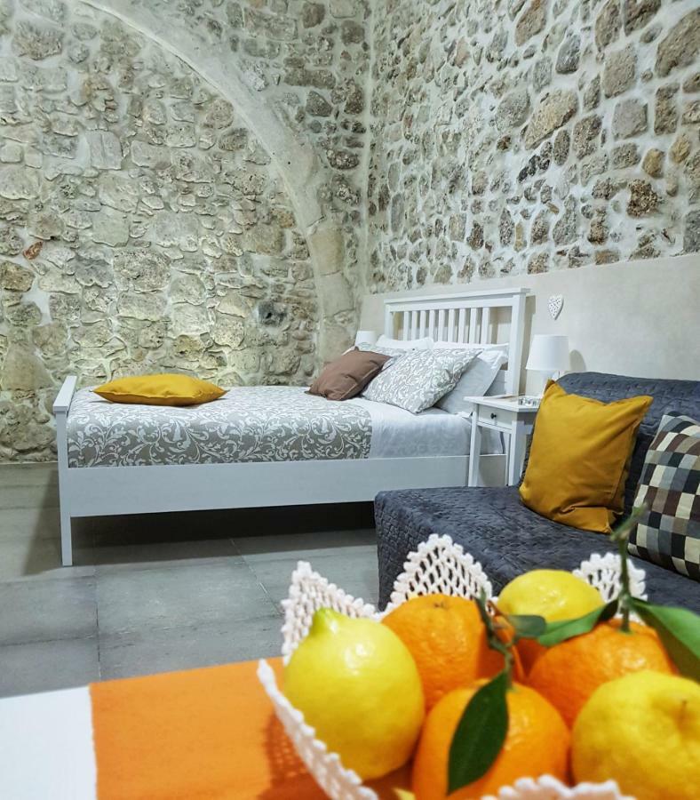 Essentia Rooms- Ortigia Holidays Συρακούσες Εξωτερικό φωτογραφία