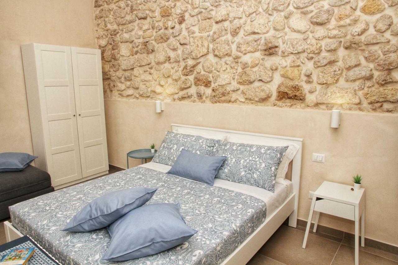 Essentia Rooms- Ortigia Holidays Συρακούσες Εξωτερικό φωτογραφία