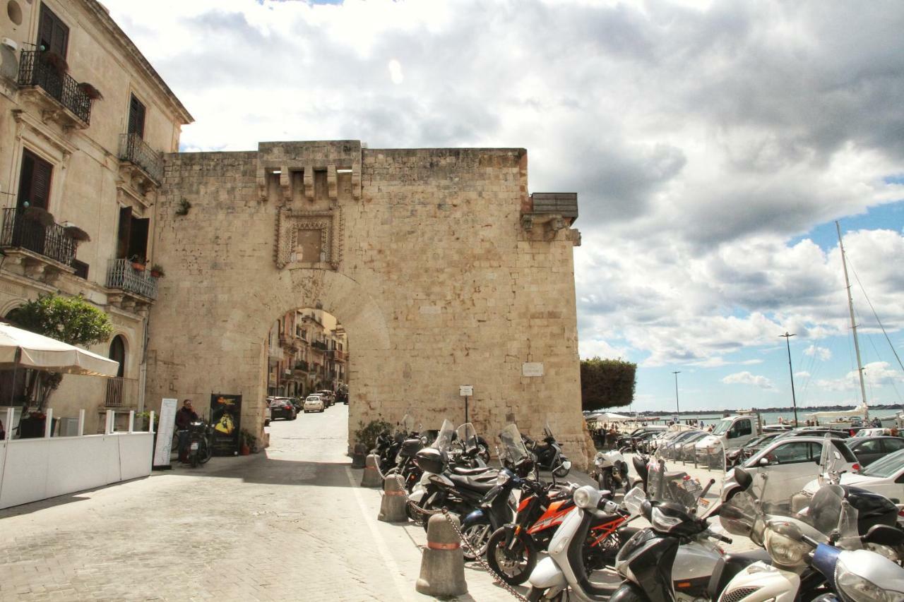 Essentia Rooms- Ortigia Holidays Συρακούσες Εξωτερικό φωτογραφία