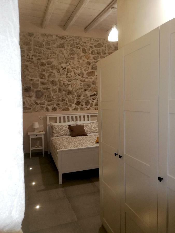 Essentia Rooms- Ortigia Holidays Συρακούσες Εξωτερικό φωτογραφία