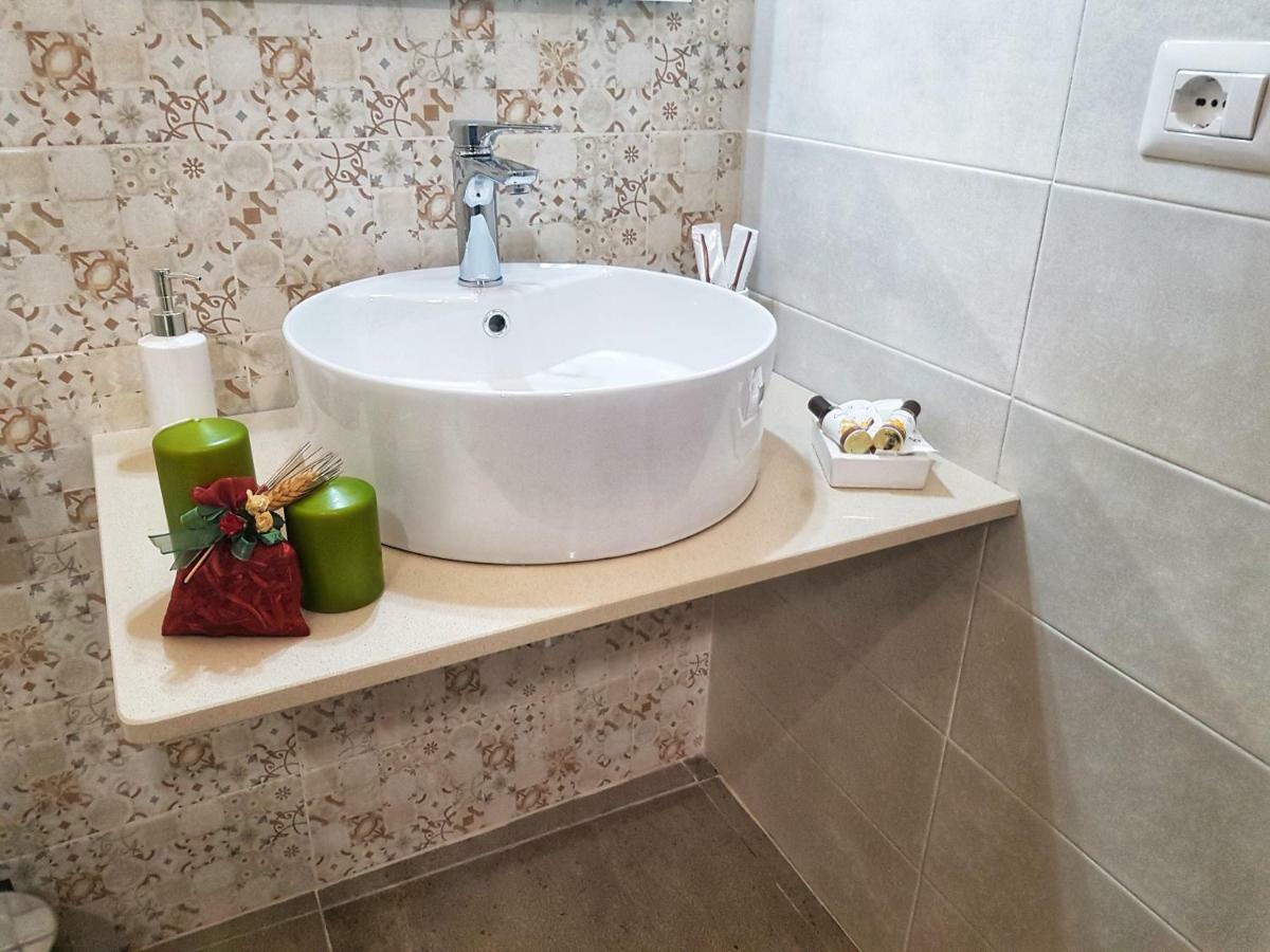 Essentia Rooms- Ortigia Holidays Συρακούσες Εξωτερικό φωτογραφία